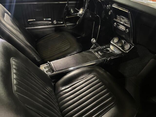 67 Z Interior